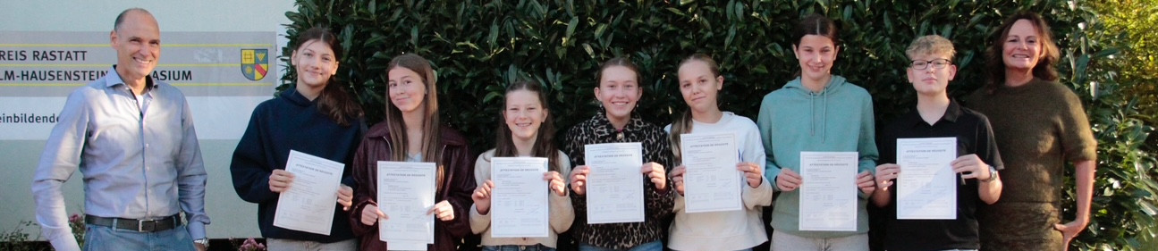 Toller Erfolg für sechs Schülerinnen und einen Schüler beim DELF A1 scolaire Toller Erfolg für sechs Schülerinnen und einen Schüler beim DELF A1 scolaire